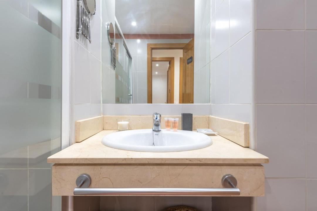 2 Bedrooms 2 Bathrooms Furnished - Malsana - With Pool - Mintystay Madrid Exterior foto